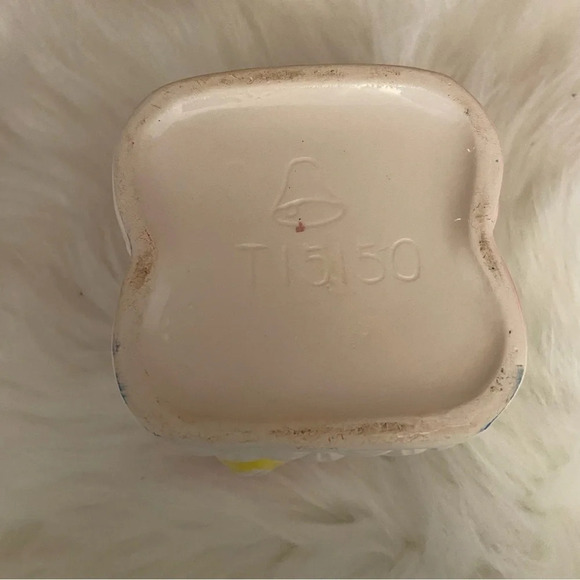 🛍️3/$30‎ Vintage pink & white  ceramic baby booties planter - Picture 5 of 10